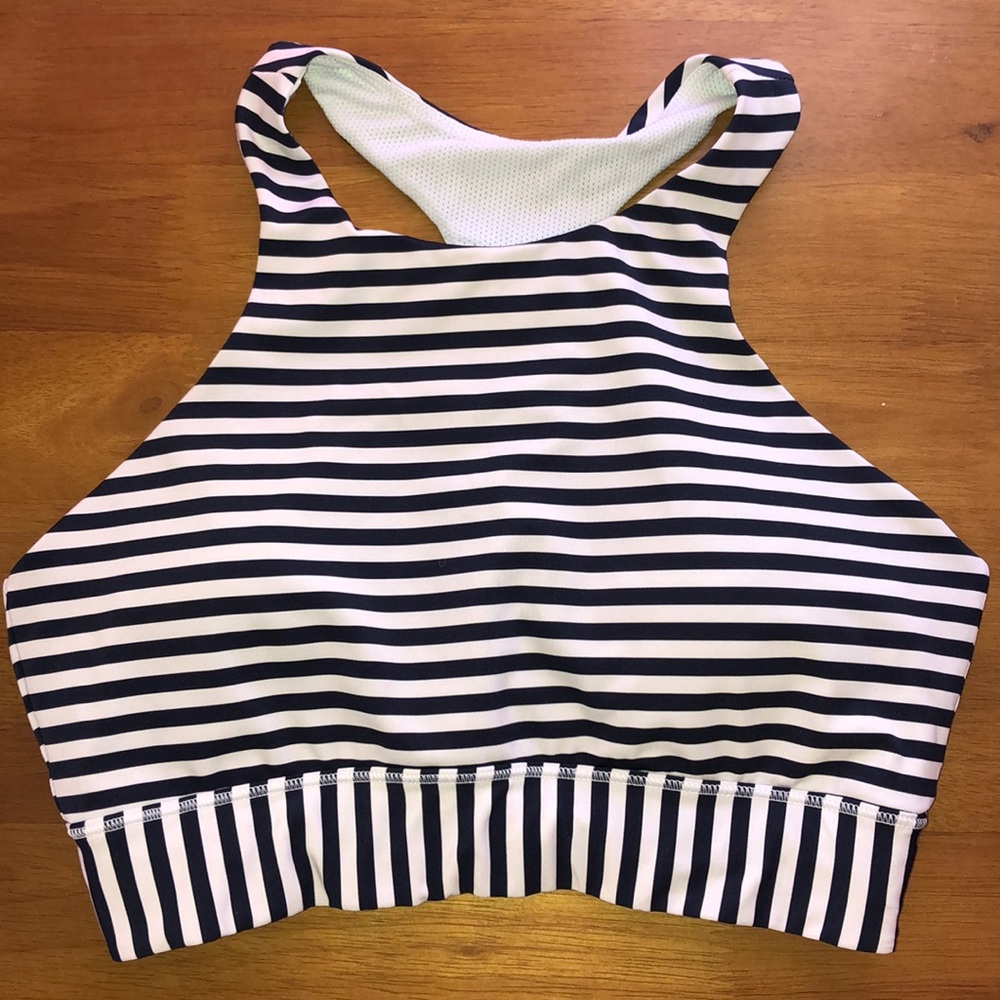 High neck open back sports bra